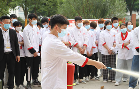 �������ѧУУ԰����