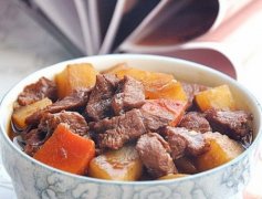 土豆胡萝卜烧牛肉