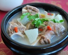 白萝卜羊肉煲