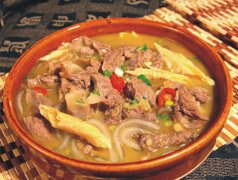 肉桂炖牛腩　可散寒止痛