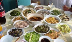 饮食应清淡少油少盐