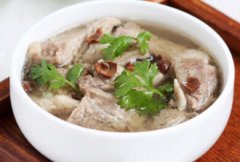 砂仁蒸牛肉的做法