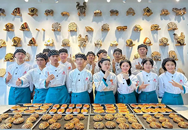 �������